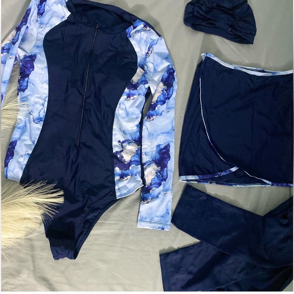 Swimsuit/ burkini - Picture 1 of 1